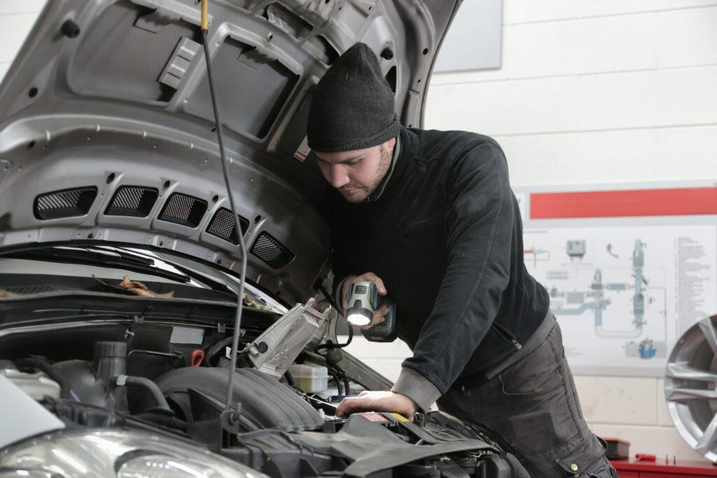 Top Tips for Choosing the Right Mobile Car Tuning Technician: